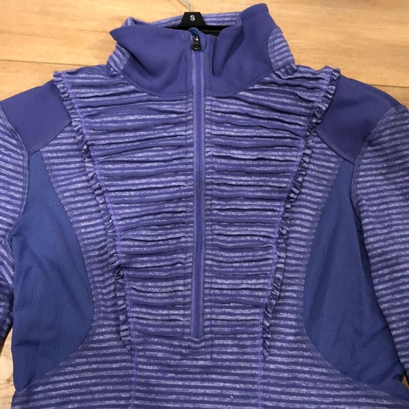 Lululemon long sleeve top - Picture 3 of 7